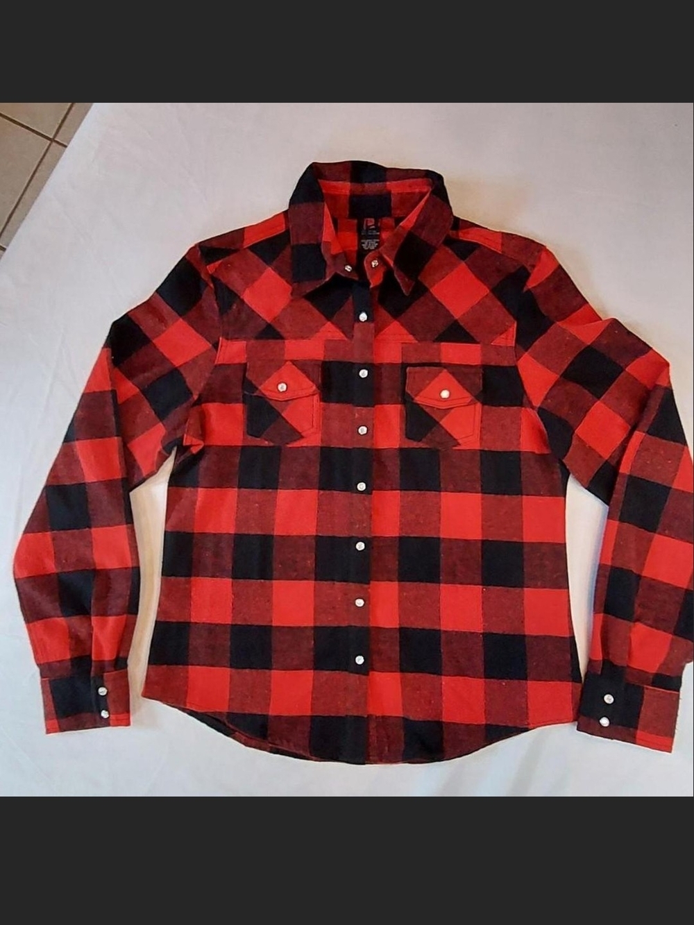 Urban Groove Red & Black Buffalo Plaid Flannel Shirt - Size MA (Like New)